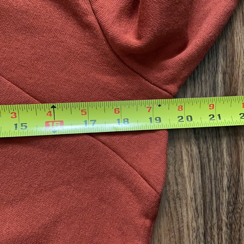 NWOT Alo Yoga Soleil Cropped Turtleneck - Picture 14 of 16
